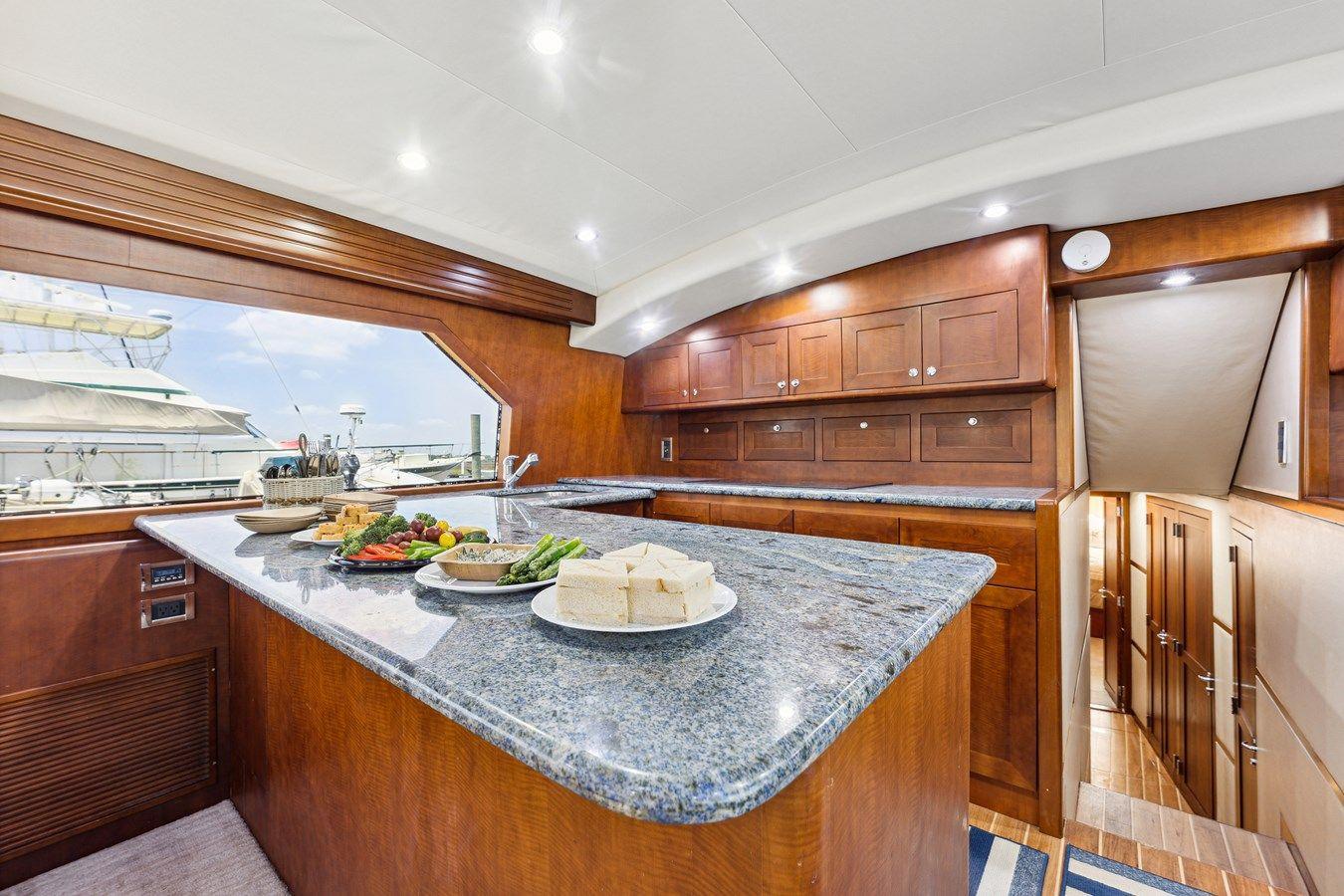 Buy a yacht Deal Maker 2012