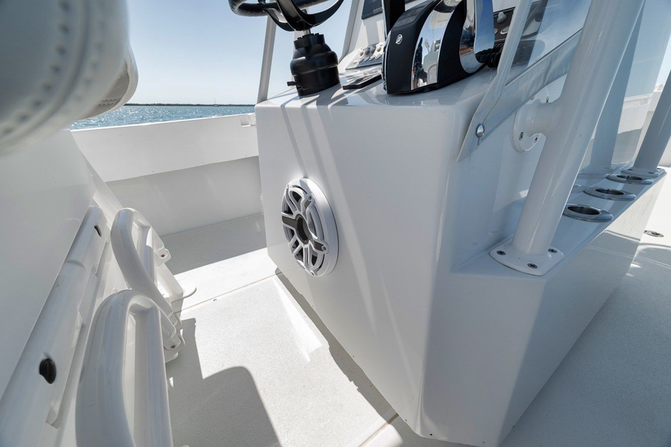 Продажа яхты Contender 2004