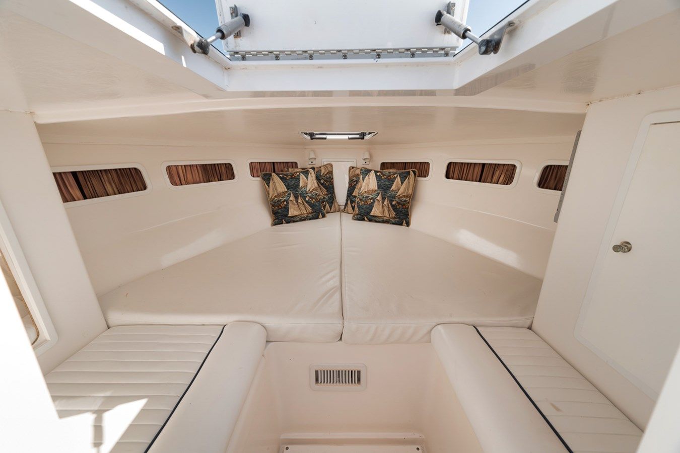 Купить яхту 31 Strike 31 Open в Shestakov Yacht Sales