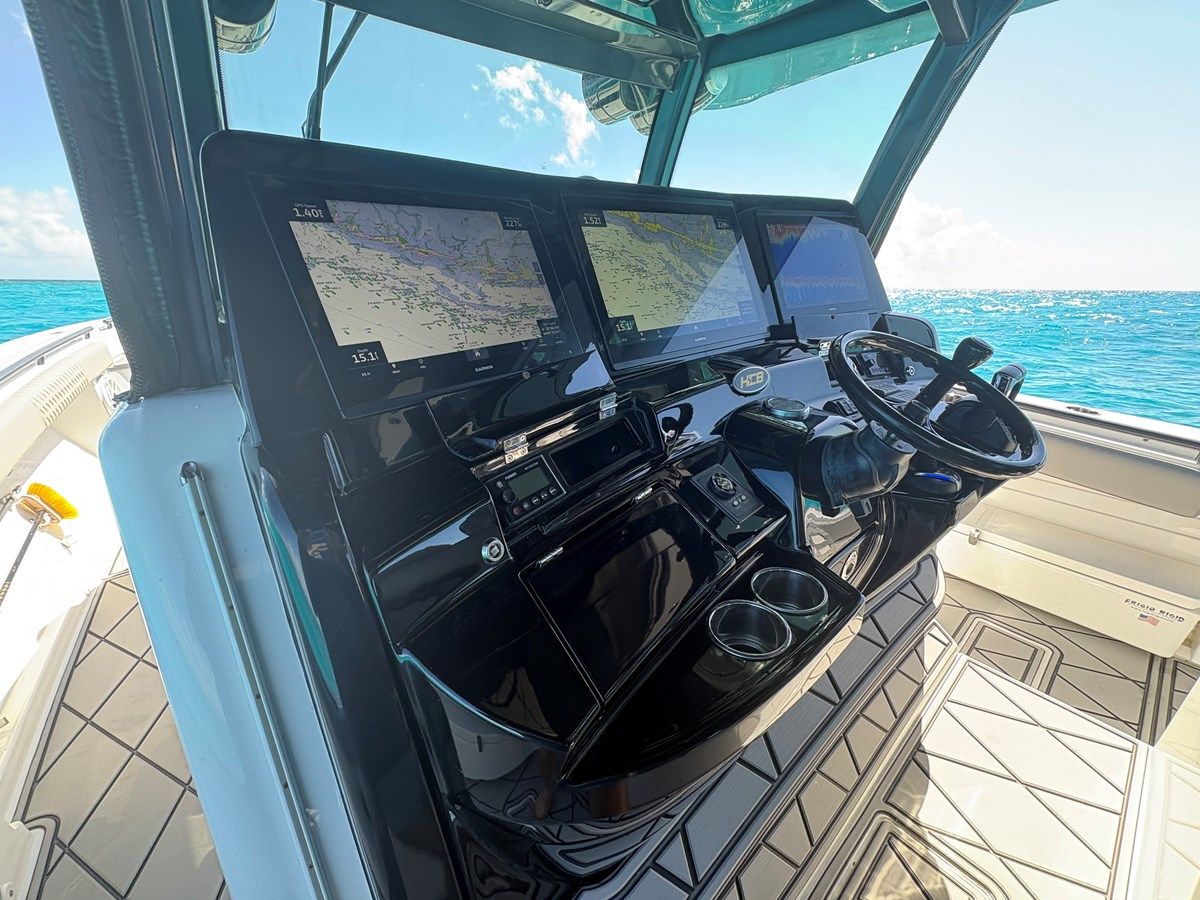 Купить яхту EG VODKA 53 Sueños в Shestakov Yacht Sales