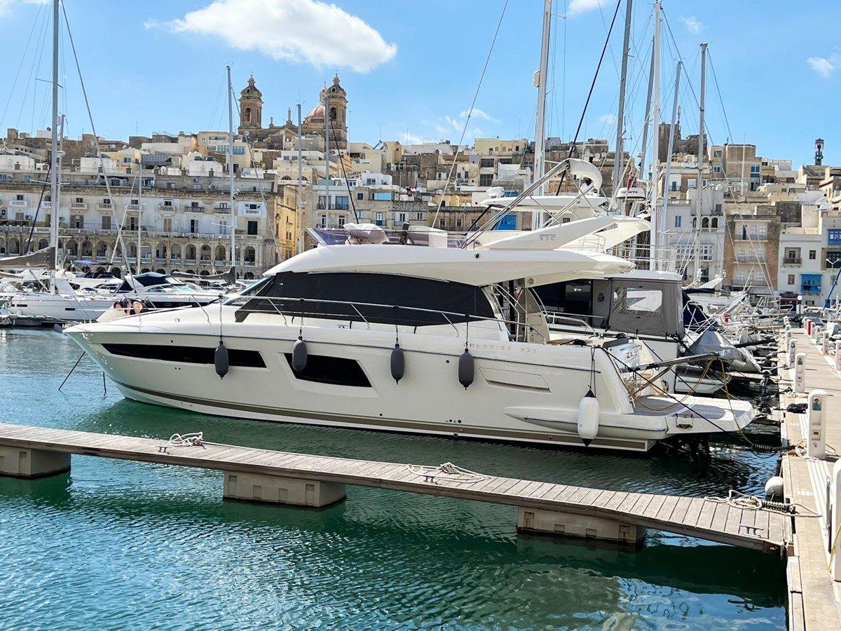 Buy a yacht Zalu Prestige 50 Fly