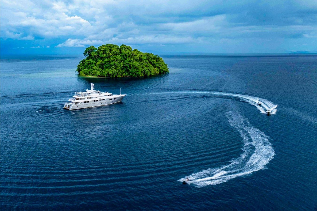 best yacht sales deals DREAM 196