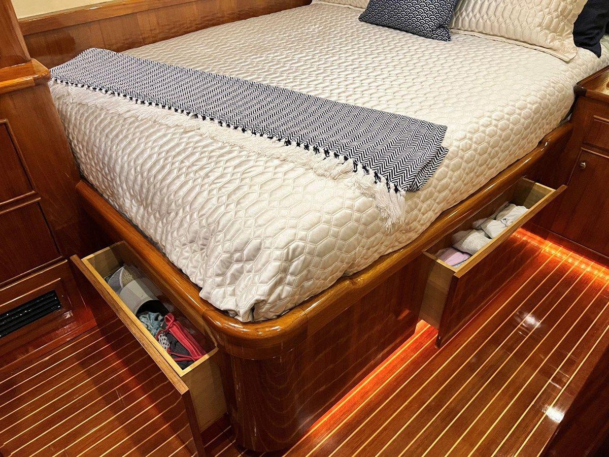 the best price on MAHI DREAM - LYDIA YACHTS