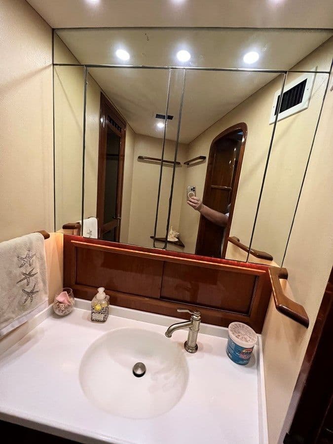 Buy a MAHI DREAM - LYDIA YACHTS at Shestakov Yacht Sales