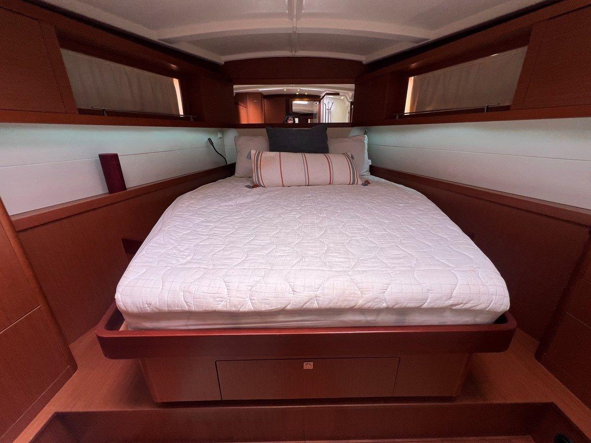 Buy a yacht Beneteau Oceanis 48 2013