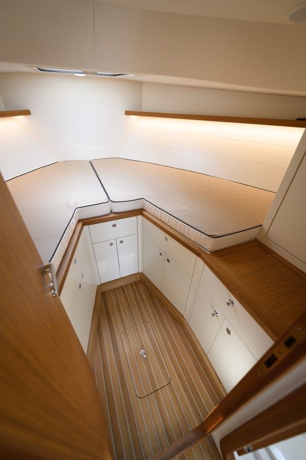 Купить яхту TOY 36 38 в Shestakov Yacht Sales