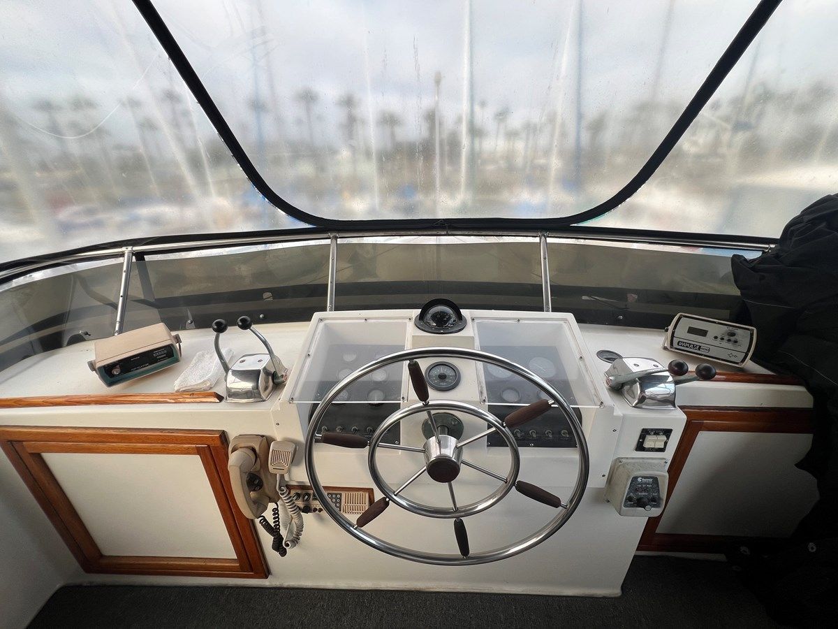 Купить яхту 1979 Trojan FBMY - TROJAN в Shestakov Yacht Sales