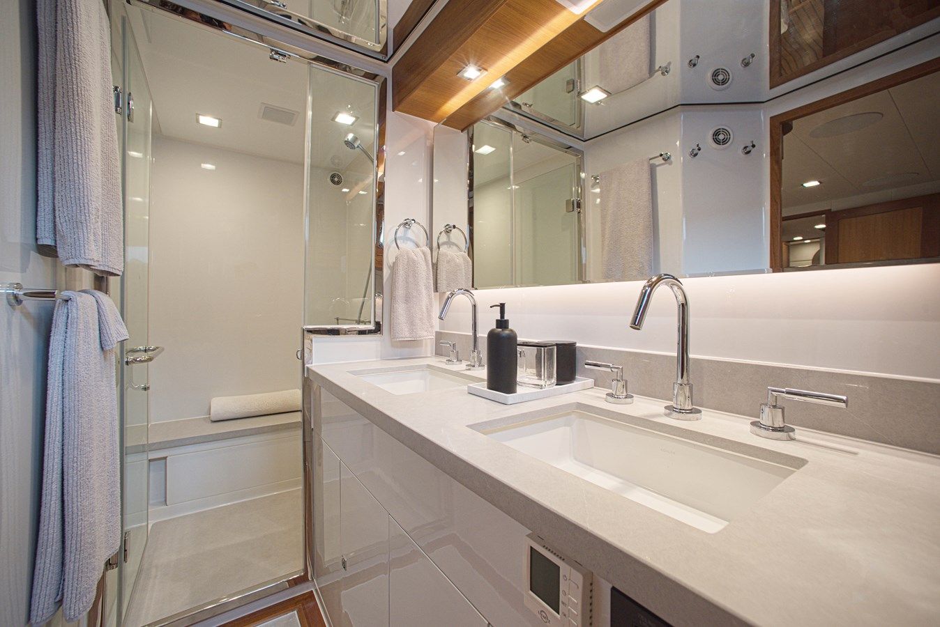 Купить яхту INCORRIGIBLE 70E-CB в Shestakov Yacht Sales