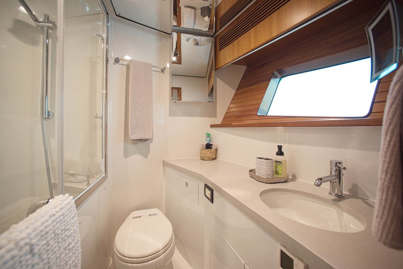 Купить яхту INCORRIGIBLE - Marlow в Shestakov Yacht Sales