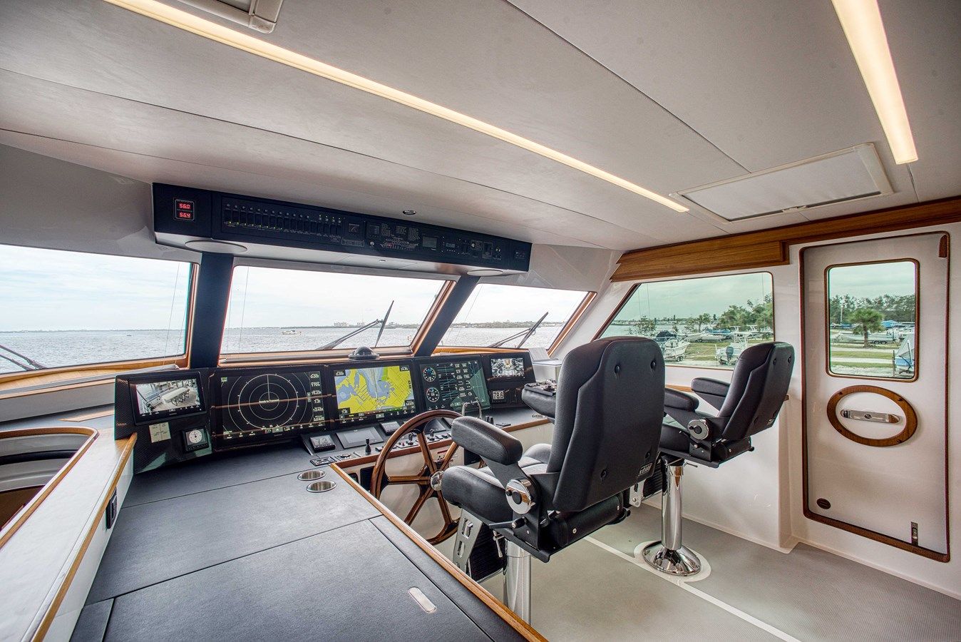 Лучшая цена на INCORRIGIBLE 70E-CB