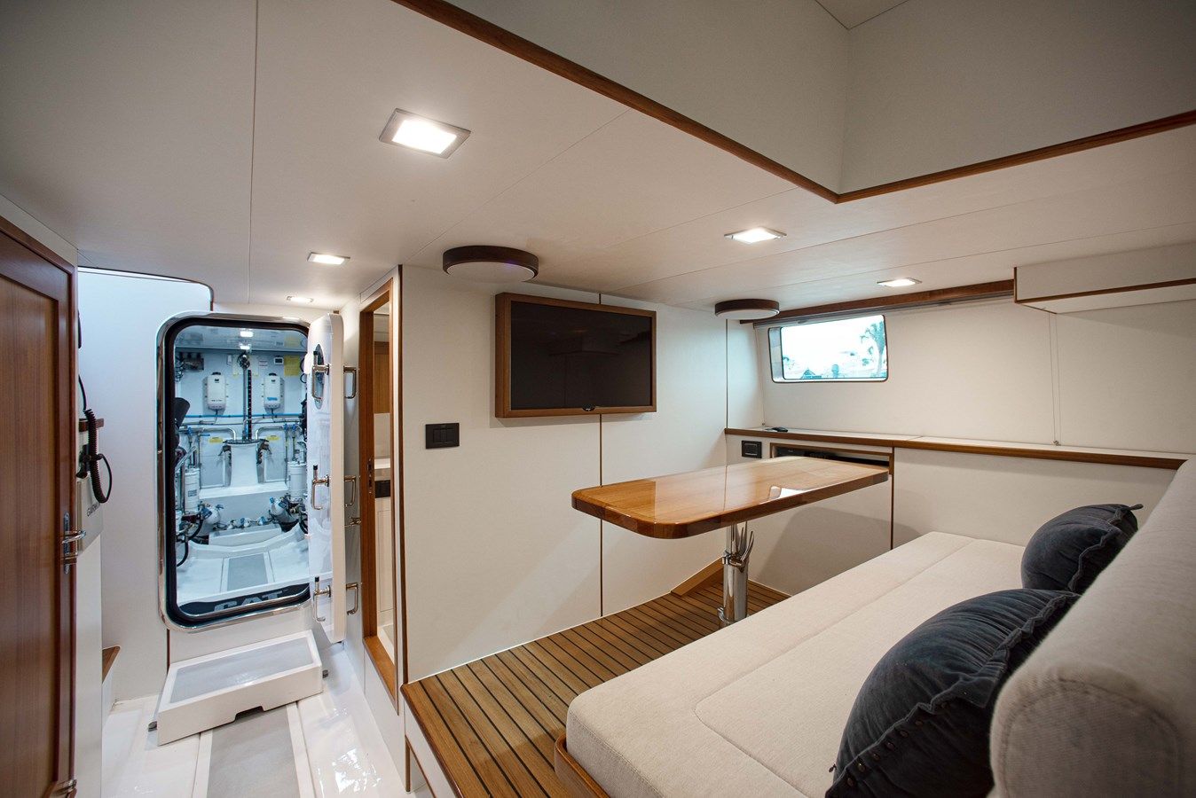 Лучшие предложения покупки яхты INCORRIGIBLE 2023