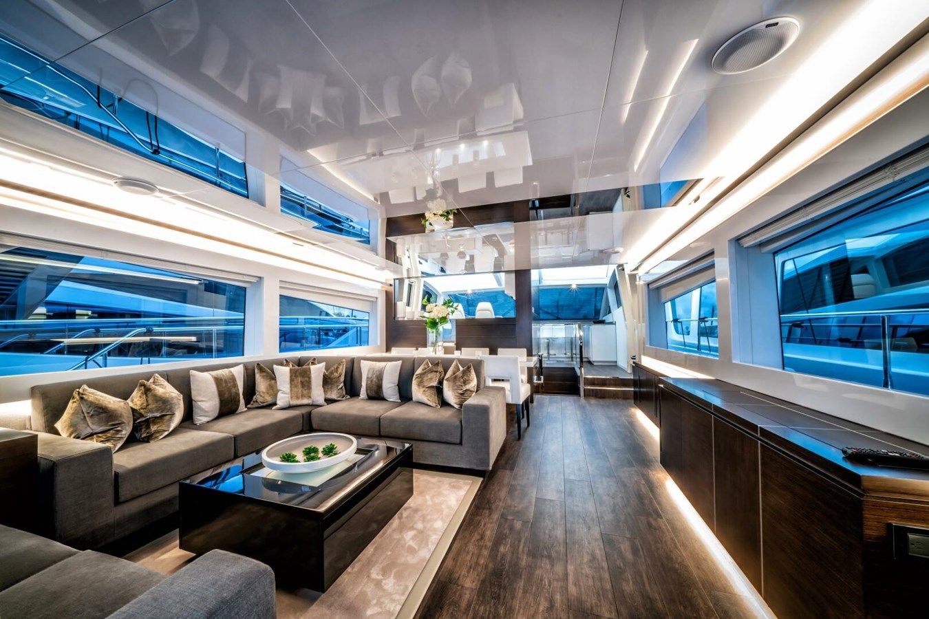 Buy a yacht Pearl 95 2020