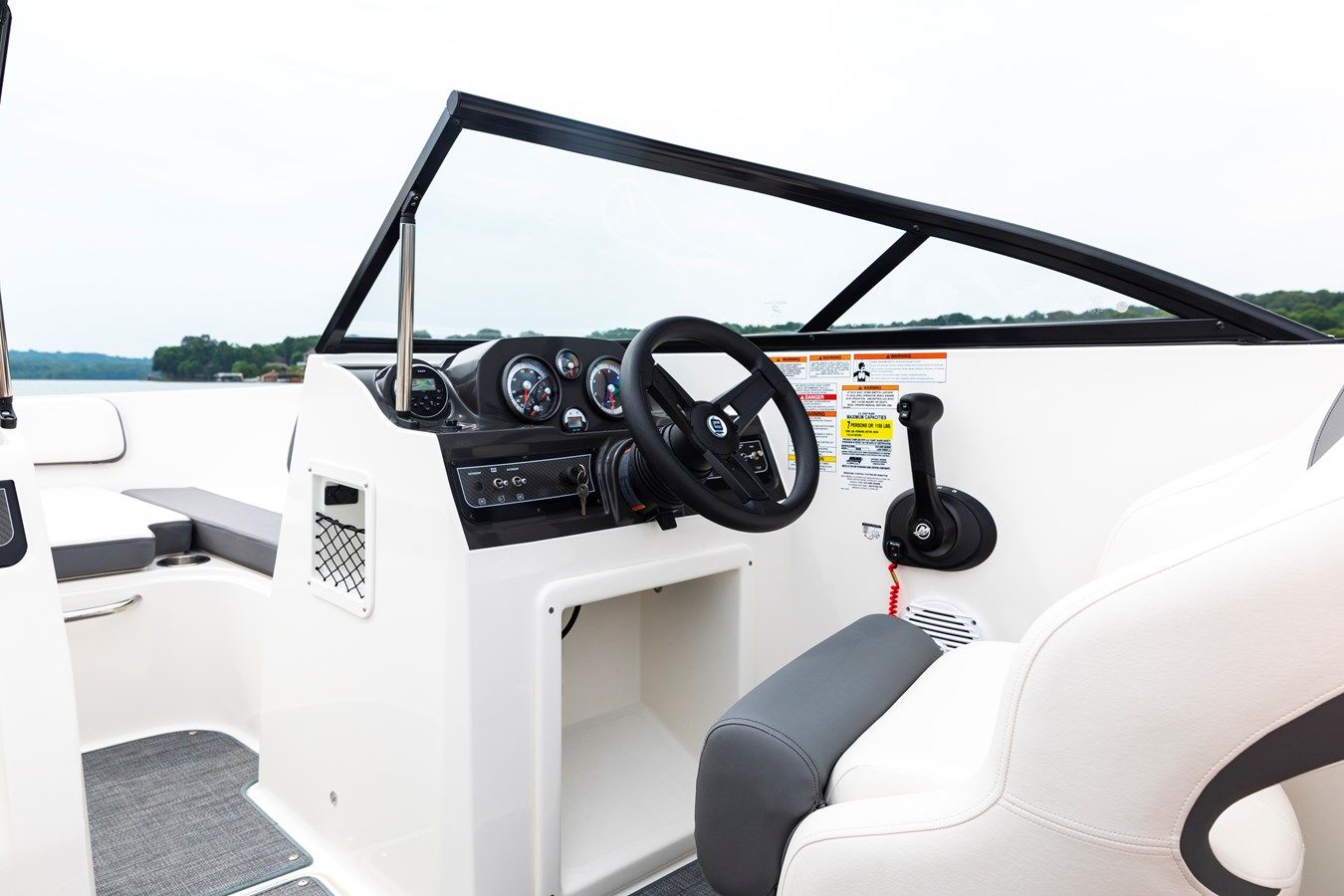 Купить яхту Bayliner VR4 2023 в Shestakov Yacht Sales