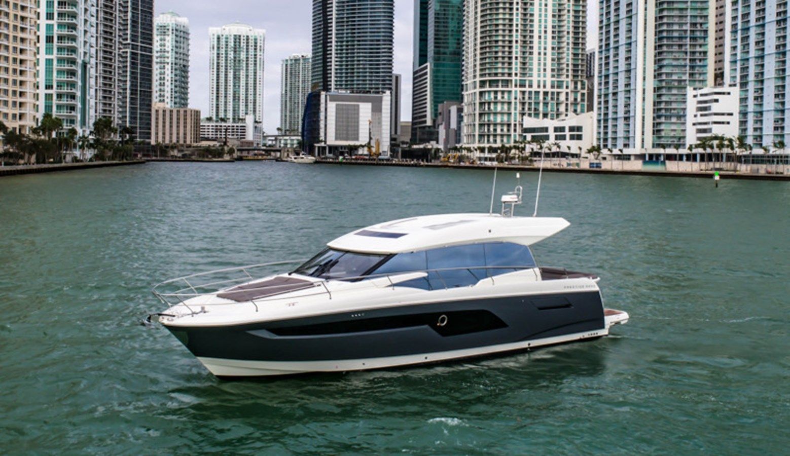 the best price on Prestige 520S 2019