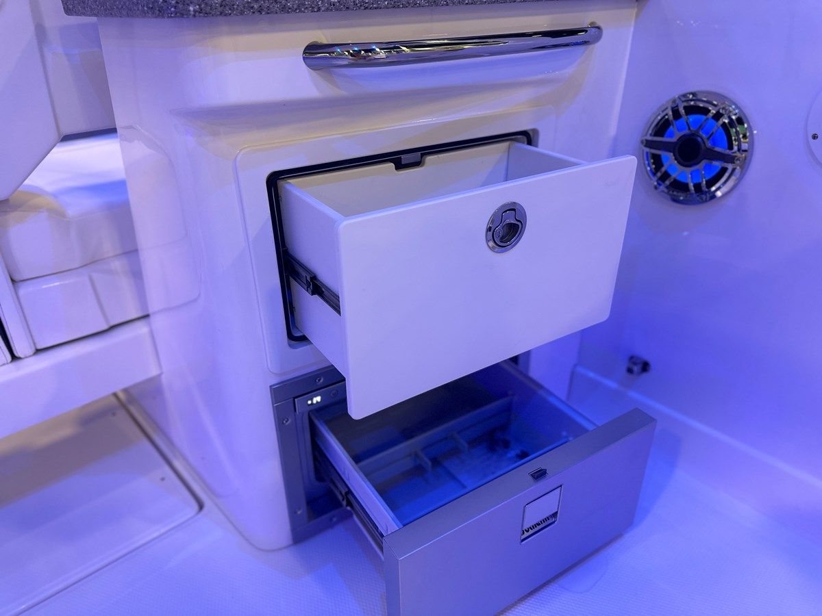 Стоимость яхты Chaparral 280 OSX - Chaparral