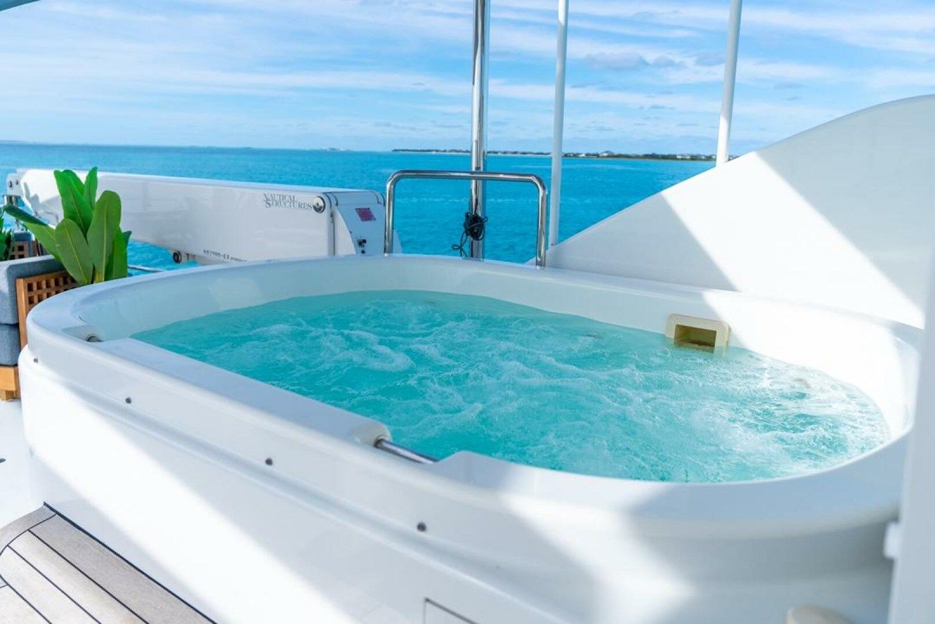 Купить яхту SIMPLICITY 112 в Shestakov Yacht Sales