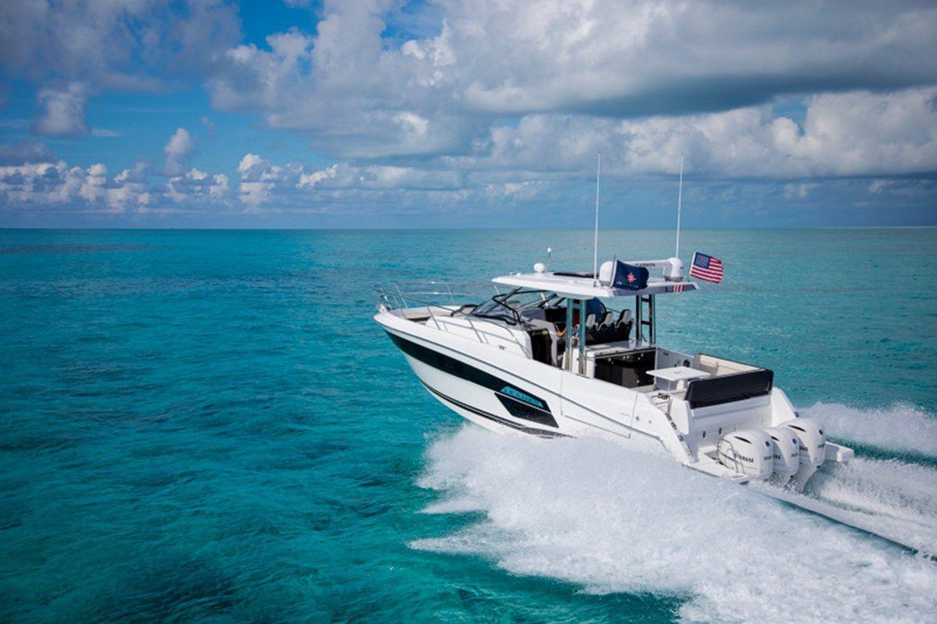 Buy a Jeanneau Leader 12.5 WA 12.5 WA at Shestakov Yacht Sales