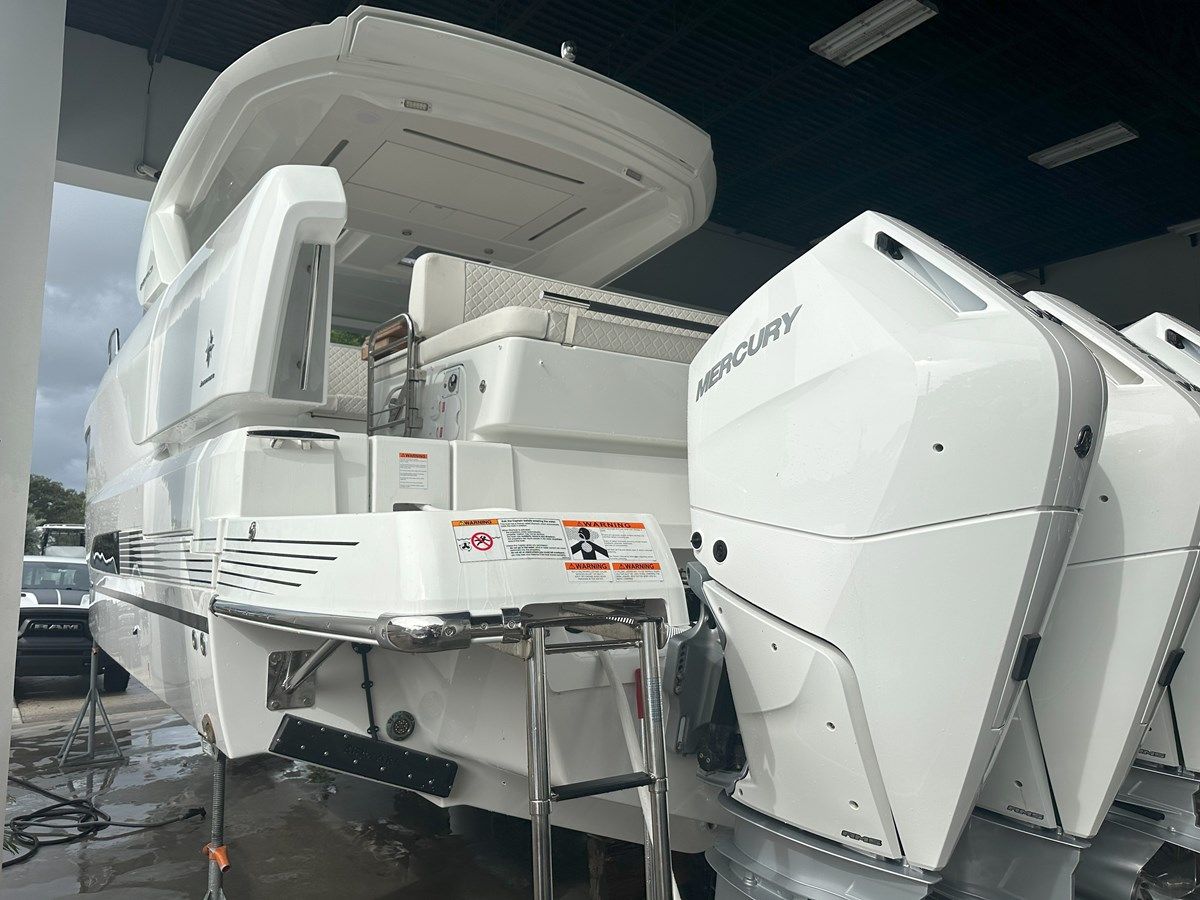 Buy a DB 43 DB 43 at Shestakov Yacht Sales