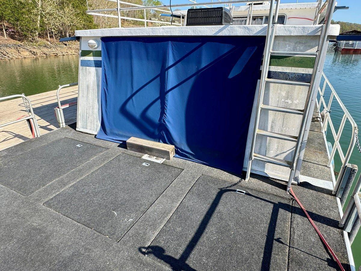 77 Sumerset 14 x 58 Aluminum Hull with Catwalks 14 x 58 Aluminum Hull with Catwalks yacht sale