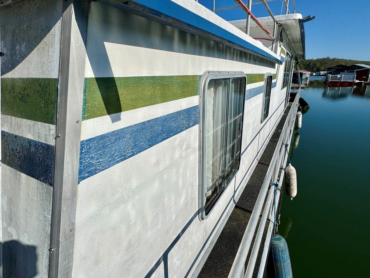 77 Sumerset 14 x 58 Aluminum Hull with Catwalks yacht sale