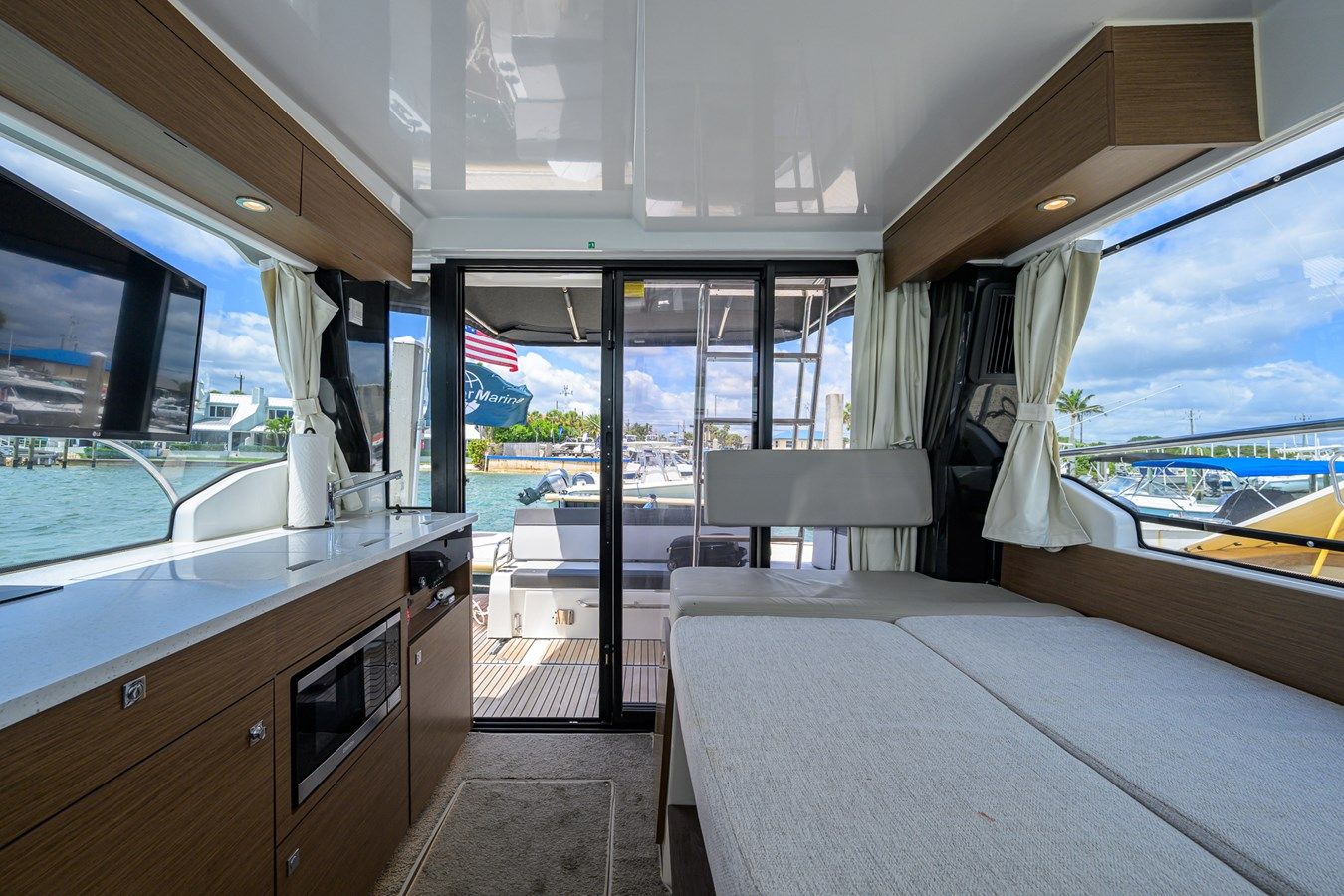 DON'T WAKE ME 34 yacht sale