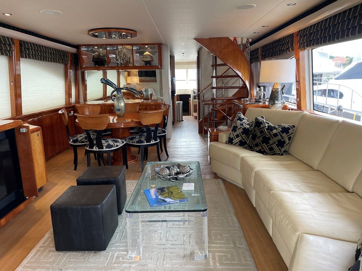 Лучшая цена на FANCIER NANCI - Cheoy Lee