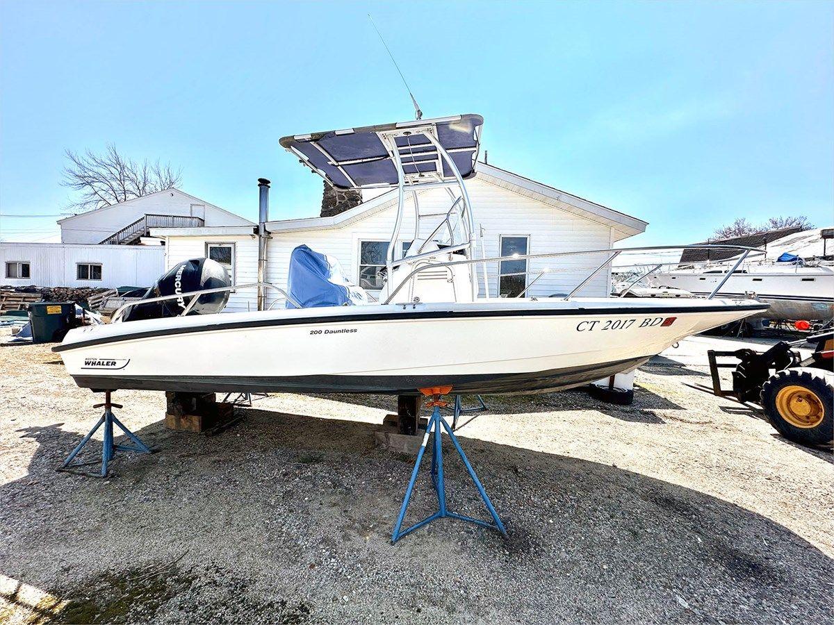 Buy a yacht 2008 BOSTON WHALER 200 DAUNTLESS 2008