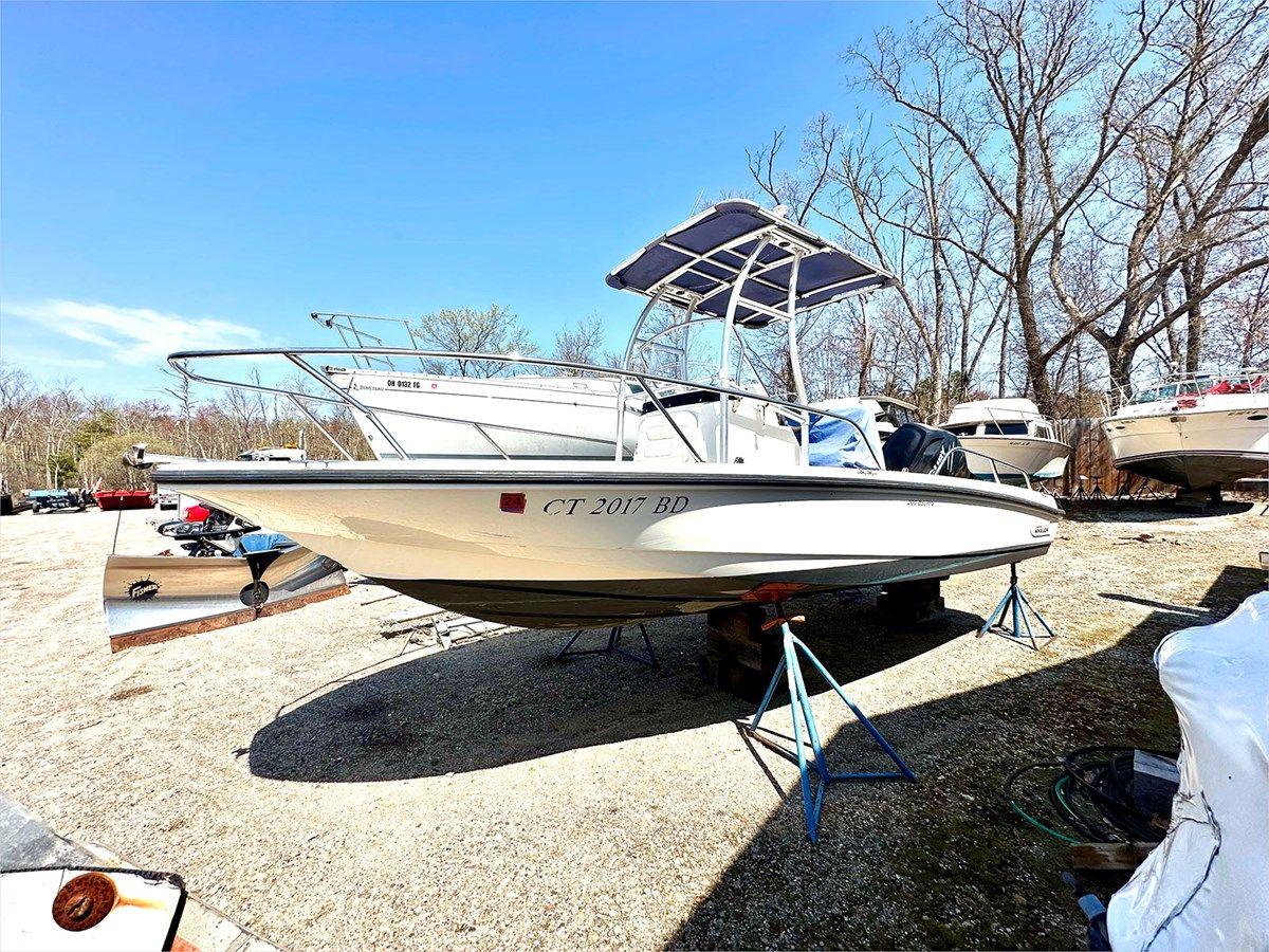 the best price on 2008 BOSTON WHALER 200 DAUNTLESS 2008
