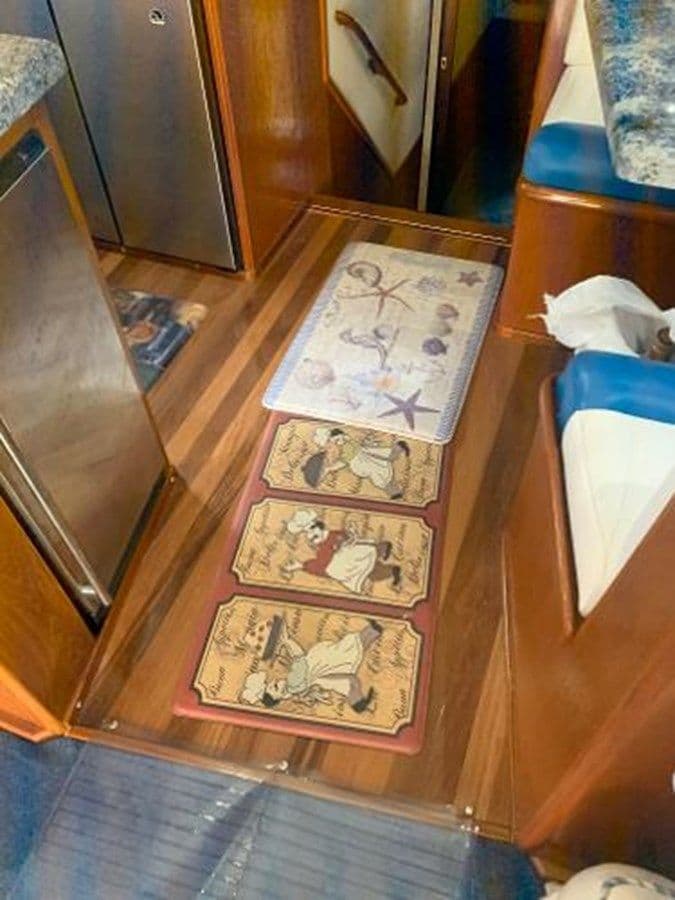 Buy a yacht Lolly - OCEAN YACHTS