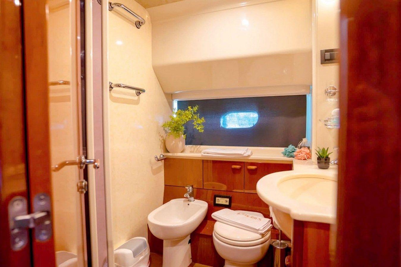 FERRETTI 70 FLYBRIDGE - Ferretti Yachts yacht sale