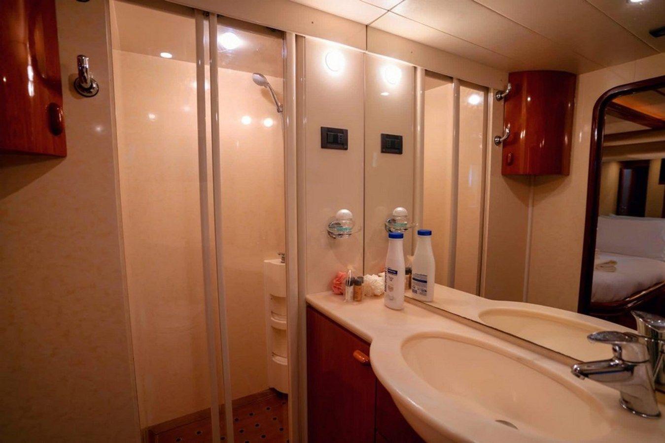 FERRETTI 70 FLYBRIDGE 70