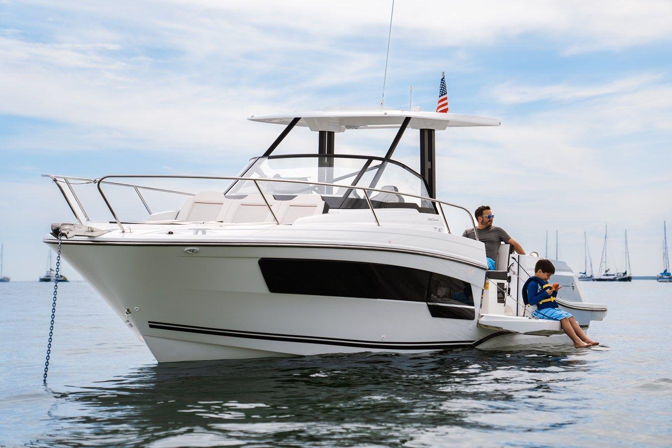 the best price on Jeanneau Leader 9.0 WA S2 2024