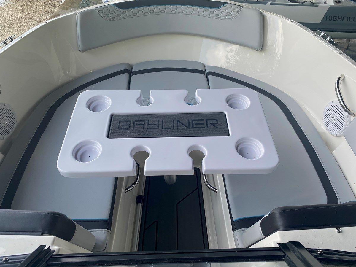 Стоимость яхты Bayliner M19