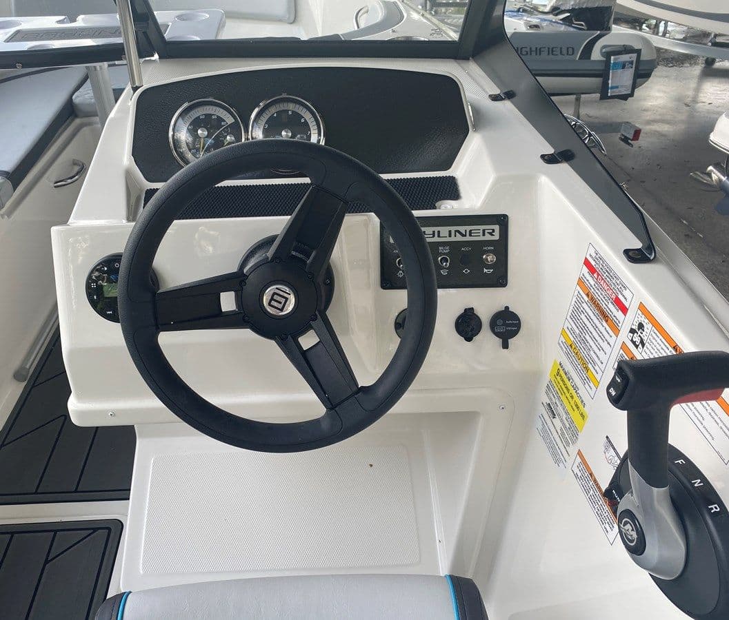 Купить Bayliner 2023