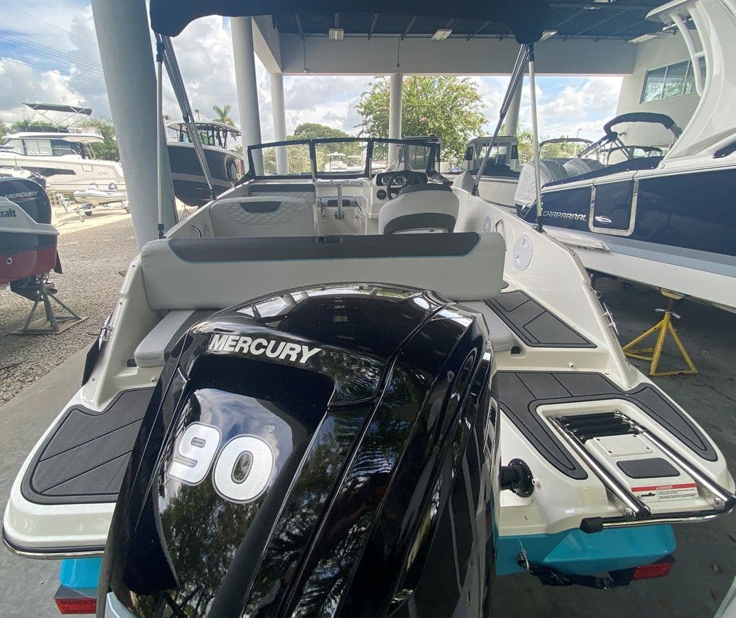 Лучшая цена на Bayliner 19