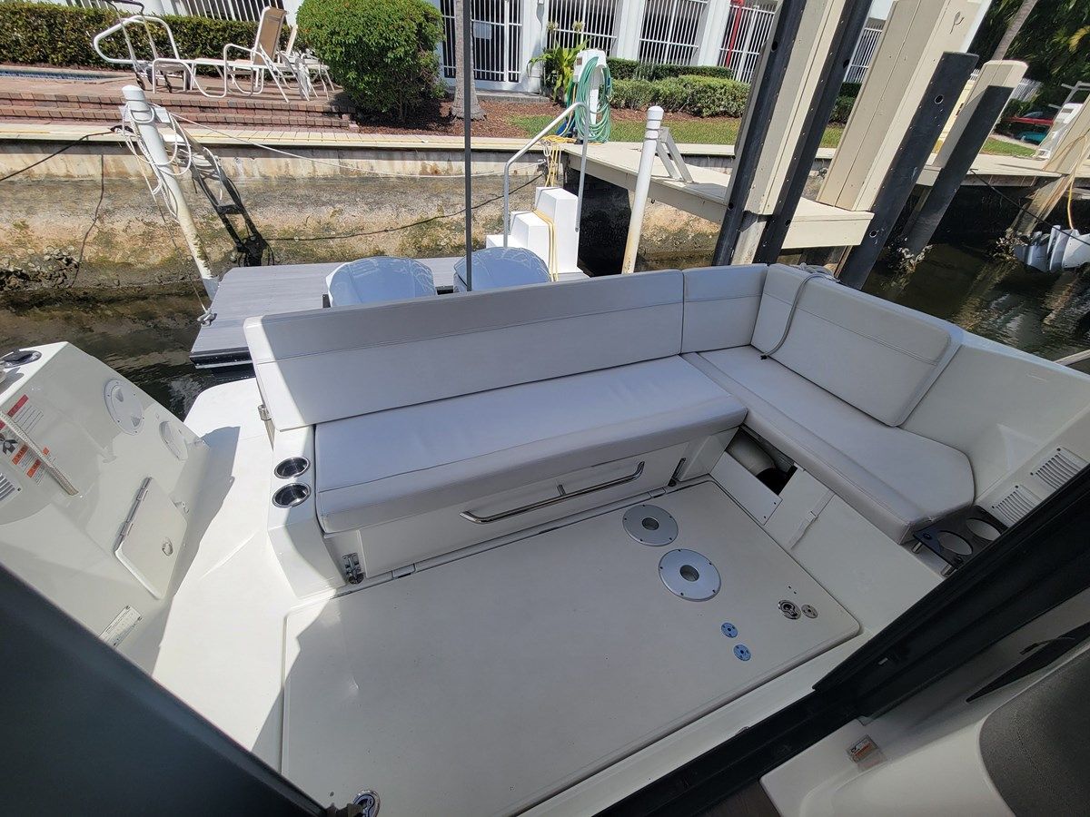 Купить яхту Jeanneau NC1095 34 в Shestakov Yacht Sales