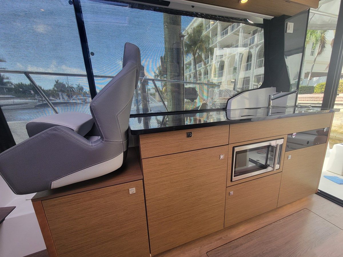 Купить Jeanneau NC1095 2020