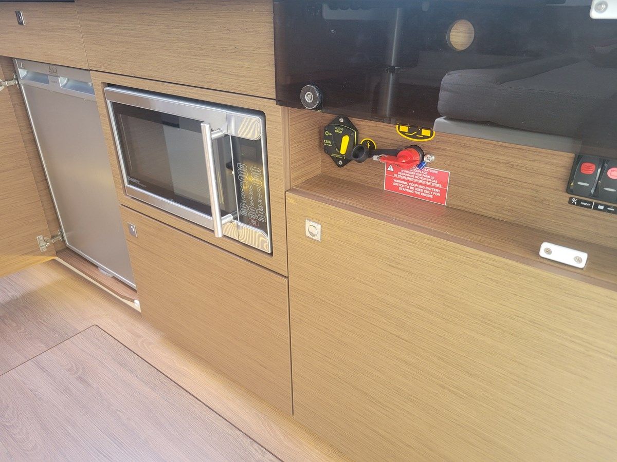 Стоимость яхты Jeanneau NC1095 34