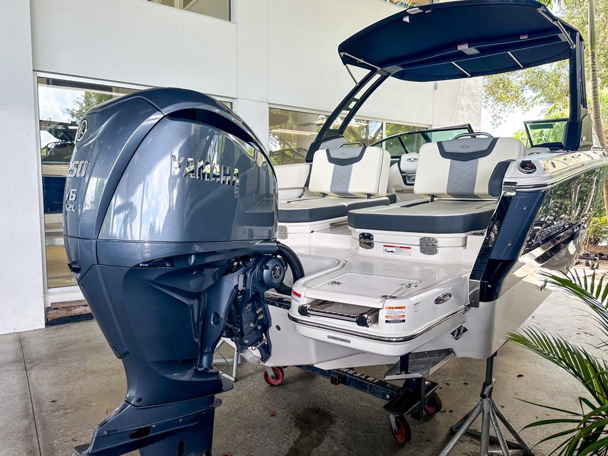 the best price on Chaparral 250 OSX - Chaparral