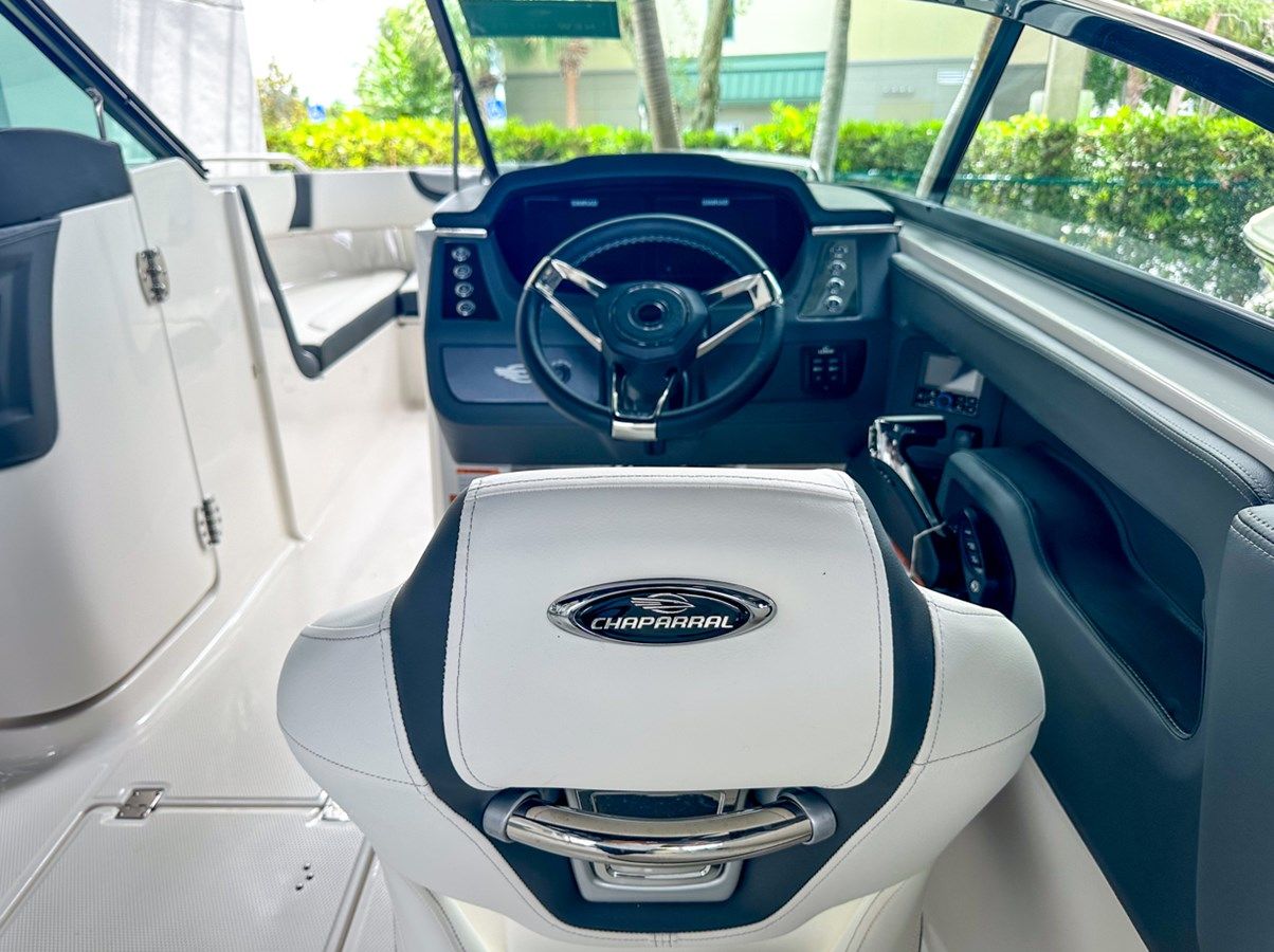 the best price on Chaparral 250 OSX 250 OSX