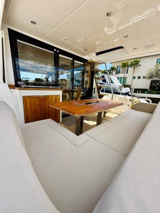 La Vida Boca - SEALINE yacht sale