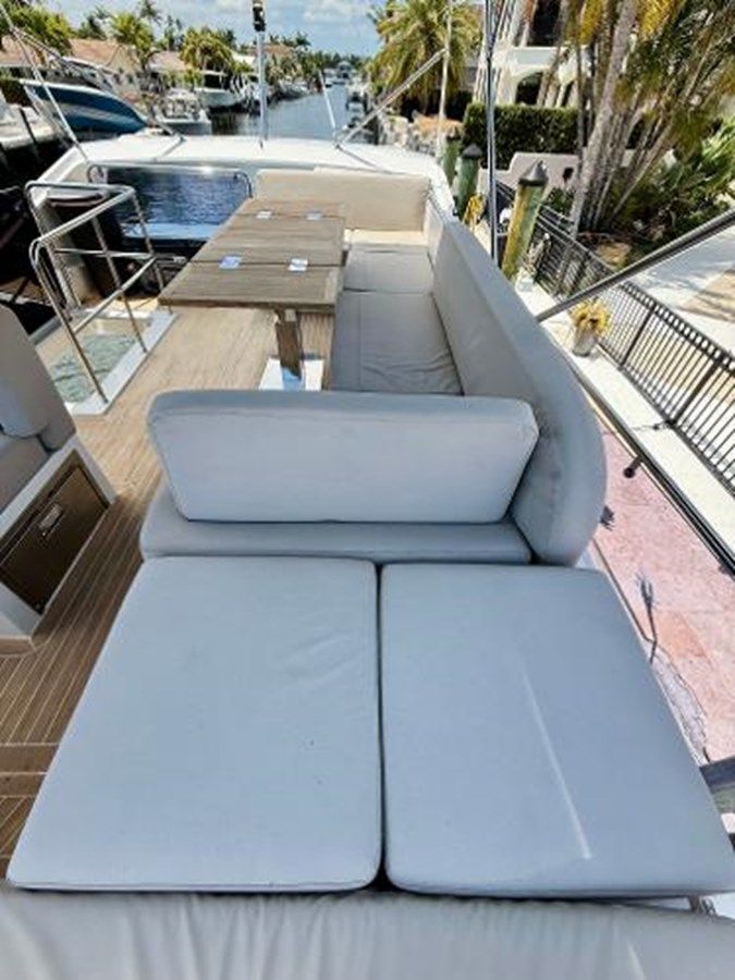 Buy a yacht La Vida Boca F430