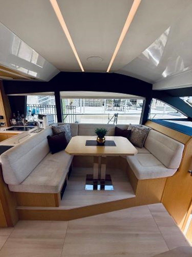 Buy a yacht La Vida Boca - SEALINE