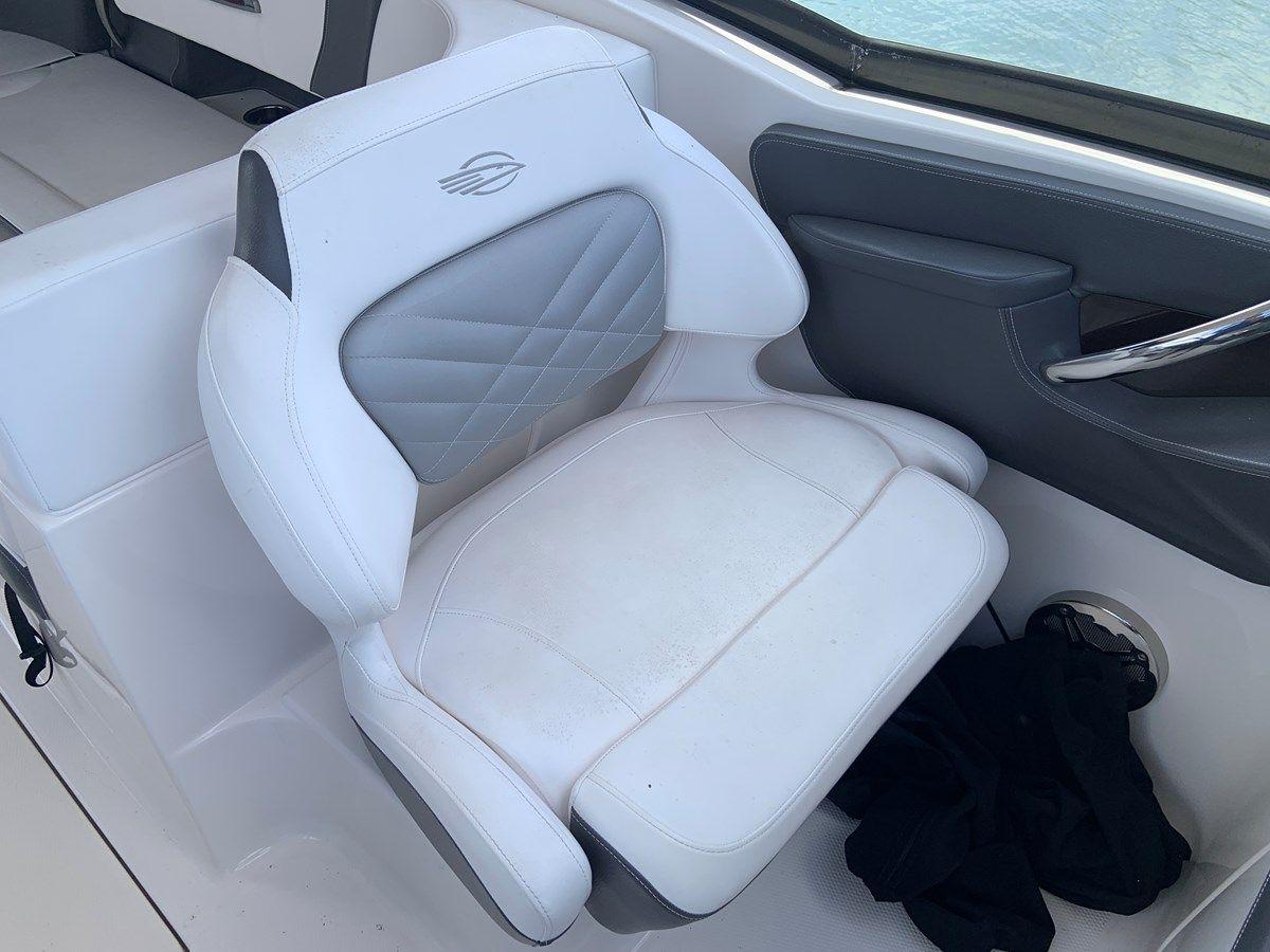 Buy a yacht Chaparral 307 SSX 307 SSX