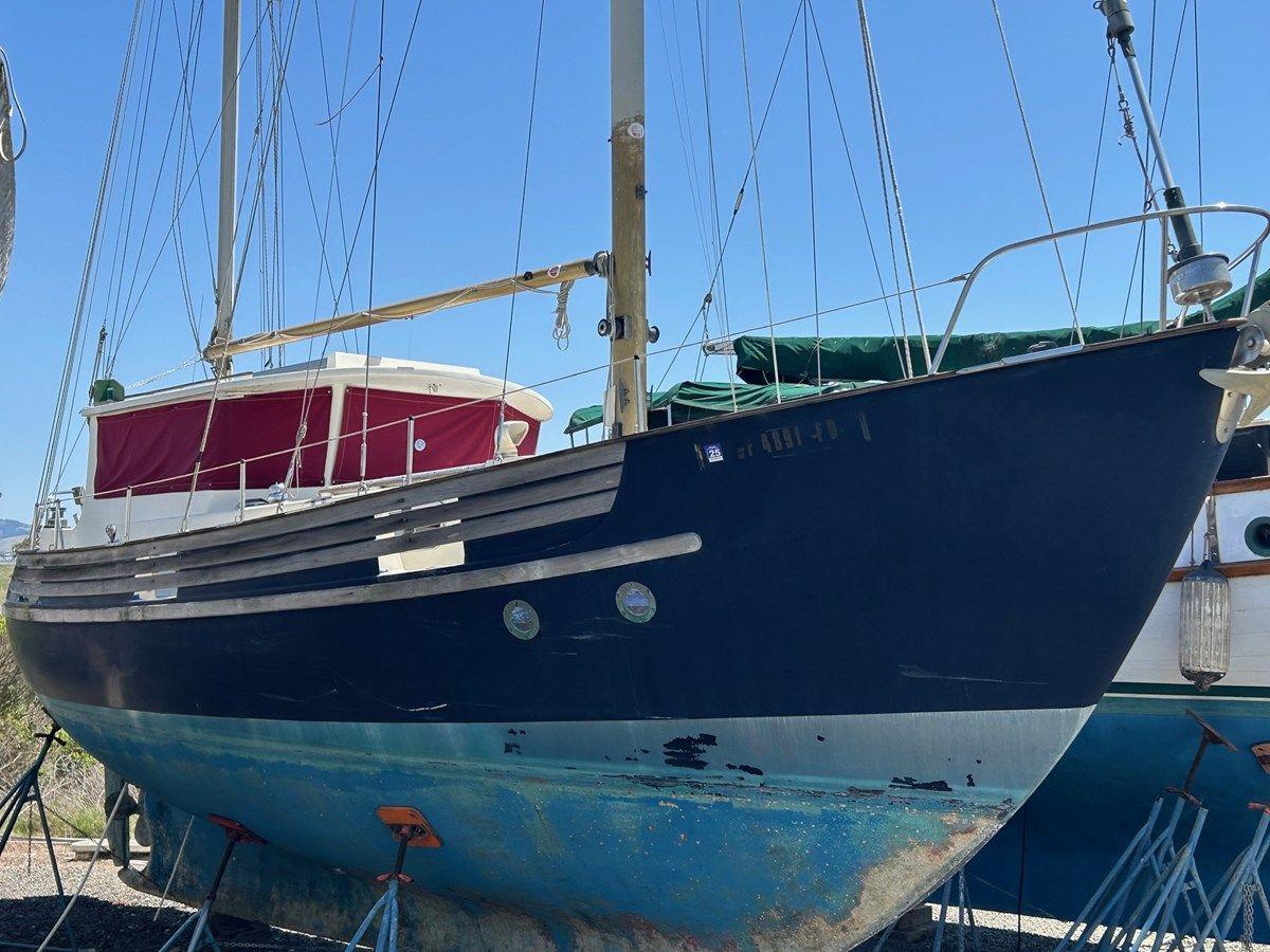 best yacht sales deals FAIRWAY - FISHER