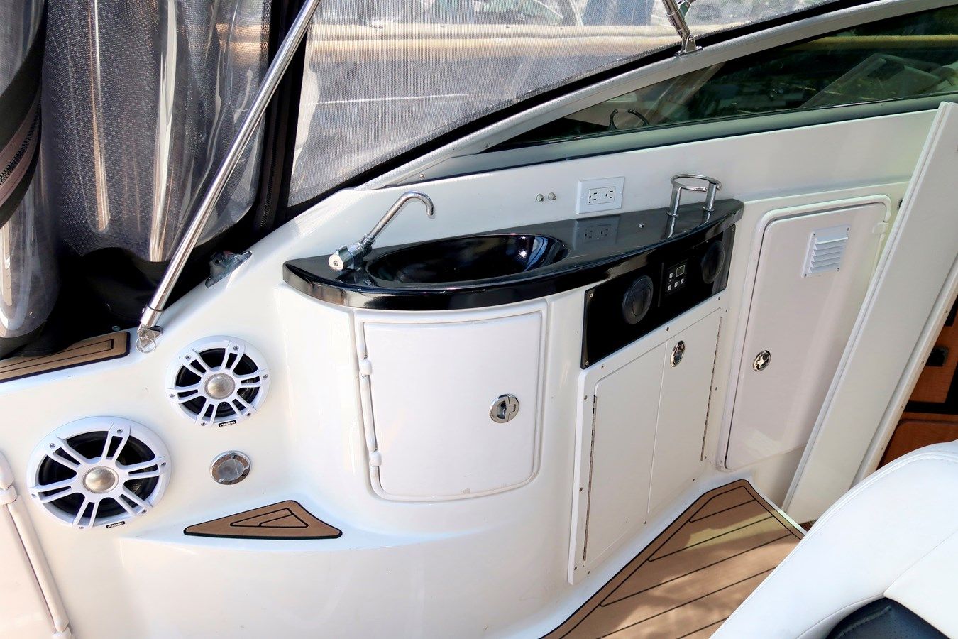 Стоимость яхты Life is a Gift - Regal