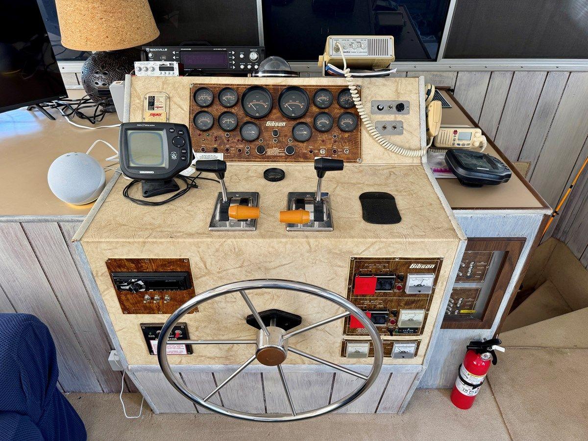 best yacht sales deals Dragonfly Chaser 1987