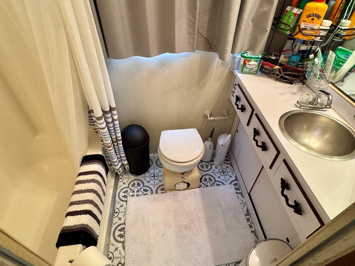 Dragonfly Chaser 1987 yacht sale