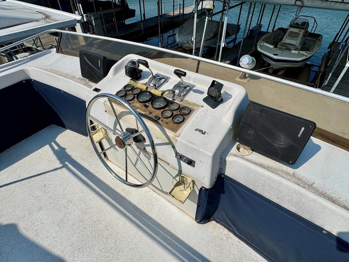 Dragonfly Chaser - GIBSON yacht sale