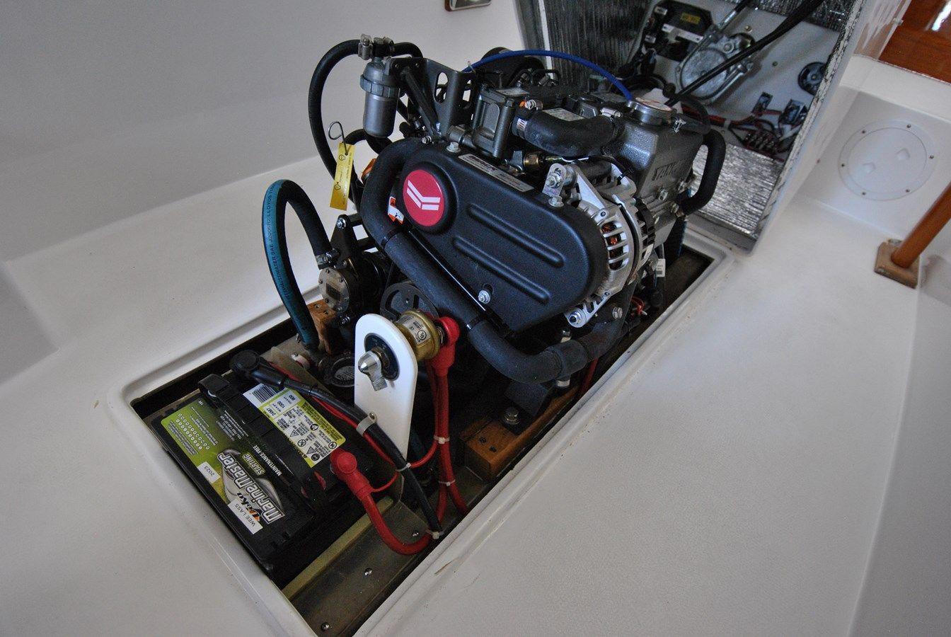 Buy a WEE LASS Glamour Girl at Shestakov Yacht Sales